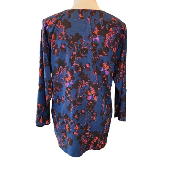 Sheer/Loose fitting Blouse in Blue Floral print by Collective Concept. Size - M - Picture 3 of 7